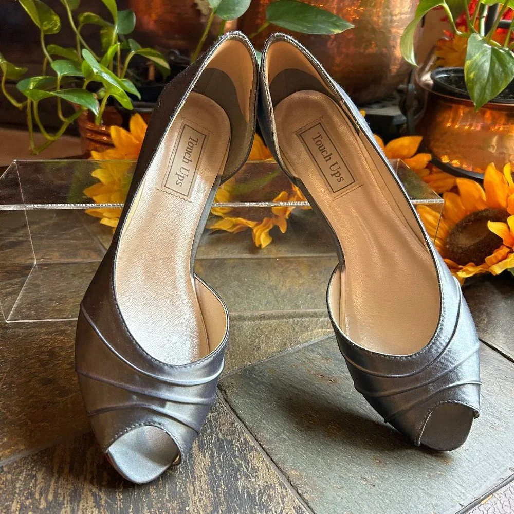 “Abby” Satin d’Orsay Bridal Pump w/kitten heel (size 9.5)